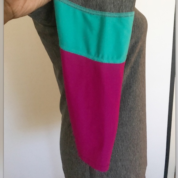 Under Armour HeatGear Gray Blue Pink Long Slv Top - Picture 5 of 8